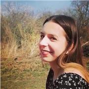 Latein-, Englisch- und Spanisch-Nachhilfe in Frankfurt: Erfahrene und fröhliche Lehrerin